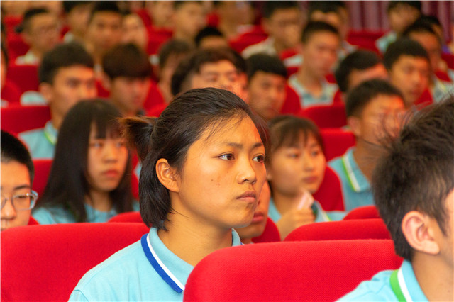 大咖講座之《藝術(shù)設(shè)計(jì)教學(xué)成果的轉(zhuǎn)化與應(yīng)用》