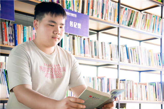 初中輟學，沒有技術(shù)怎么辦？選對專業(yè)很重要！