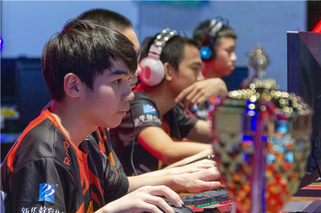 EEST《英雄聯(lián)盟》全國競技大賽成都站，冠軍花落誰家？