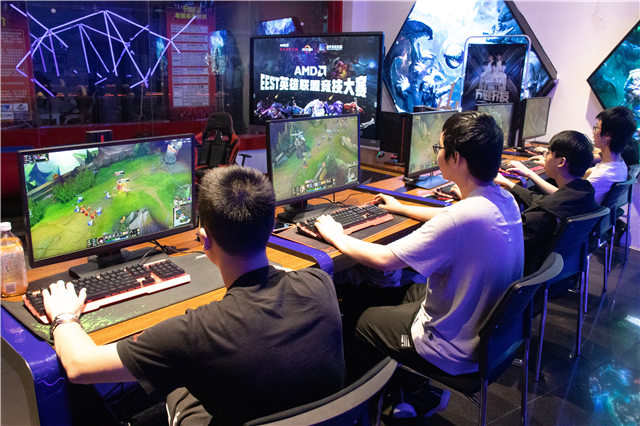 EEST《英雄聯(lián)盟》全國競技大賽成都站，冠軍花落誰家？