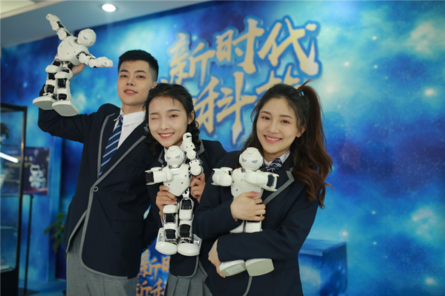 教學(xué)研發(fā)顯實力，新華互聯(lián)網(wǎng)科技五大專業(yè)特色學(xué)院亮點解析！