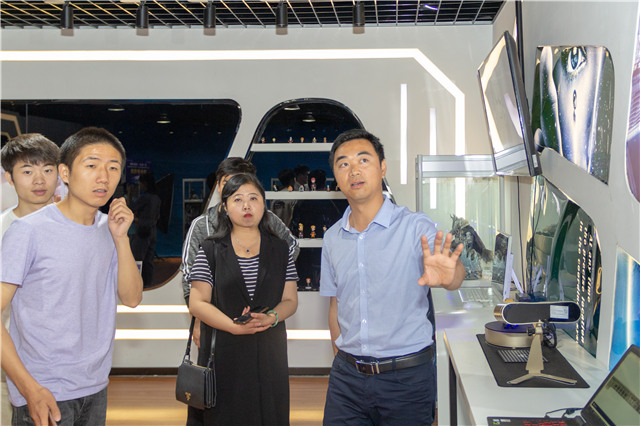 “匠心實(shí)力·質(zhì)敬品牌”百家媒體新華行帶你看點(diǎn)不一樣的！