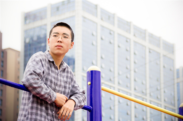 走出陰霾，相信不遠處就有勝利的曙光