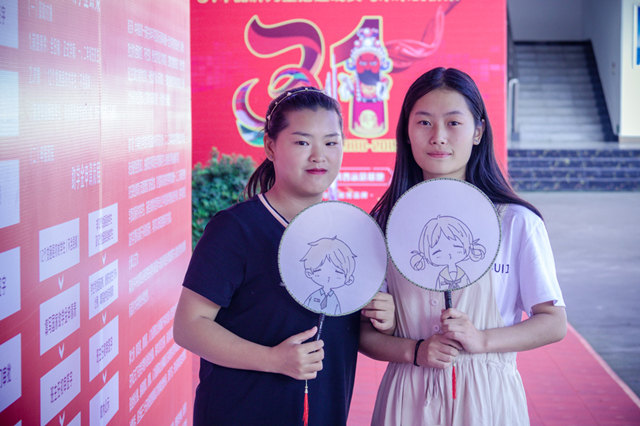 在校學(xué)習(xí)不到一年，半年收入6W+,她們是如何做到的？