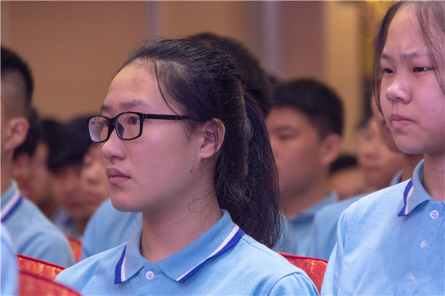 “互聯(lián)筑夢?創(chuàng)贏未來”四川新華2019秋季人才預(yù)定會盛大啟動(dòng)