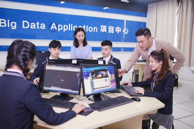 百家名企進(jìn)校園 實(shí)戰(zhàn)打造強(qiáng)未來