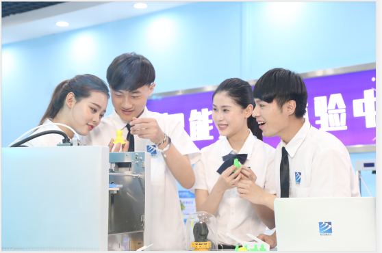 【媒體關(guān)注】為什么學(xué)互聯(lián)網(wǎng)新技術(shù)，要來新華？