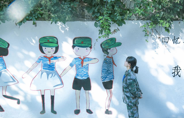 【讓蝴蝶飛過滄?！坑鲆娦氯A，遇見十里桃花