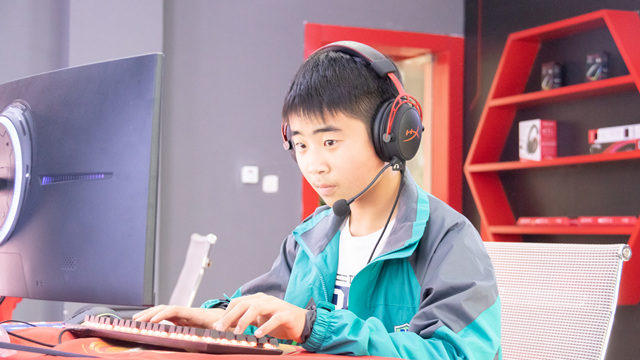 新生故事|馮磊:我不后悔來新華