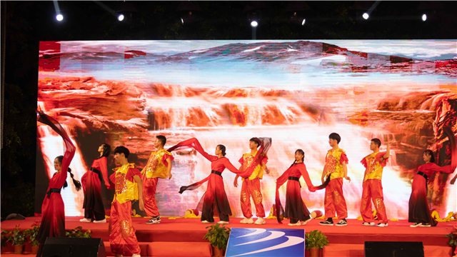 多圖預(yù)警，四川新華“慶國慶·迎新生”大型文藝晚會精彩回顧！