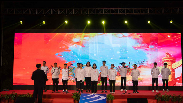 多圖預(yù)警，四川新華“慶國慶·迎新生”大型文藝晚會精彩回顧！