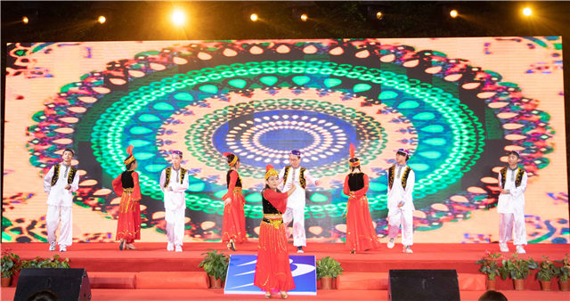 多圖預(yù)警，四川新華“慶國慶·迎新生”大型文藝晚會精彩回顧！