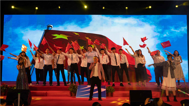 多圖預(yù)警，四川新華“慶國慶·迎新生”大型文藝晚會精彩回顧！