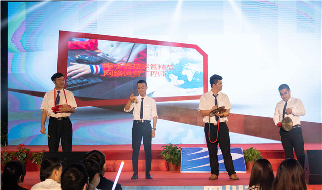 多圖預(yù)警，四川新華“慶國慶·迎新生”大型文藝晚會精彩回顧！