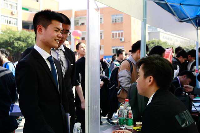 面對爆款專業(yè)，該如何抉擇？