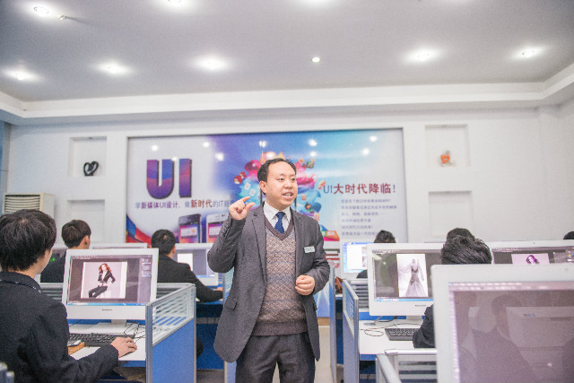 教師張興強：不忘初心，帶生愛生