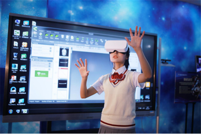 女生節(jié)相遇新華，奔向美麗新人生