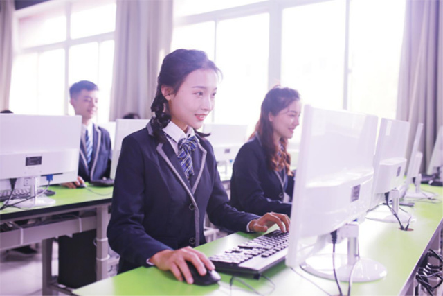 女生節(jié)相遇新華，奔向美麗新人生