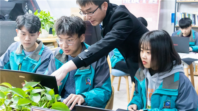 【媒體關(guān)注】人工智能看新華