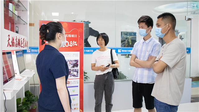 5?1嗨學(xué)季｜四川新華五一試學(xué)體驗(yàn)營火爆開營！