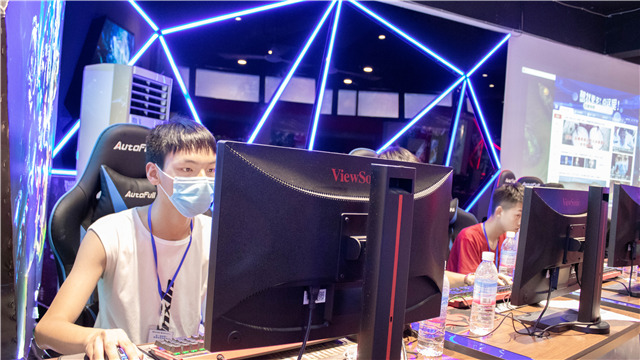 5?1嗨學(xué)季｜四川新華五一試學(xué)體驗(yàn)營火爆開營！