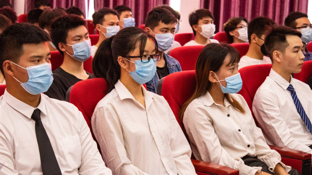 四川新華2020第一批名企定向班畢業(yè)生歡送會(huì)圓滿(mǎn)落幕