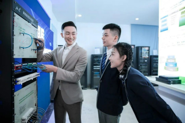 聚焦兩會｜今明兩年職業(yè)技能培訓(xùn)3500萬人次以上，新華有這些優(yōu)勢!