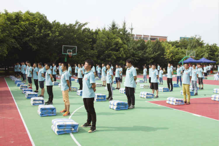 新華“三教三訓”之軍訓|揮灑汗水書寫迷彩青春！