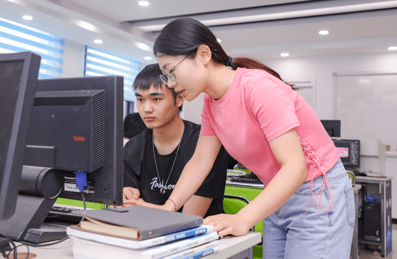 來四川新華，給你一個燦爛的前程！