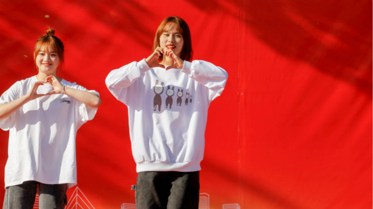 社團(tuán)百花爭(zhēng)艷 在新華“百團(tuán)大戰(zhàn)”中走過的青春