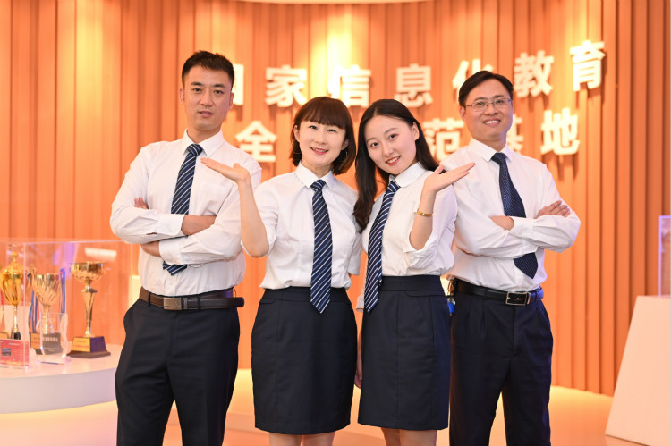 來新華學好互聯(lián)網(wǎng)技術(shù)，才能登的更高，走的更遠