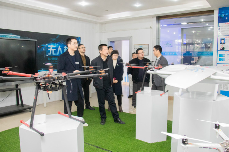 熱烈祝賀我院與天府新區(qū)通用航空職業(yè)學(xué)院合作簽約！