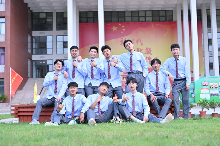 新職業(yè)風(fēng)口已至！職業(yè)教育在風(fēng)云變幻中乘風(fēng)破浪！