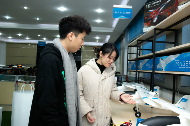 少年當(dāng)自強(qiáng)，來新華圓兒時夢想