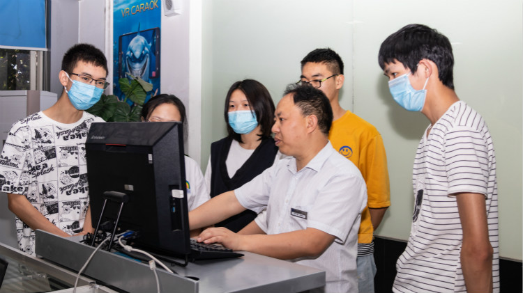 清晨中微光下，一位職業(yè)教育老師幸福時刻的自白 