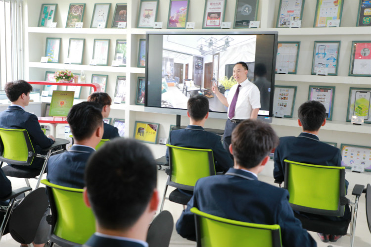 清晨中微光下，一位職業(yè)教育老師幸福時刻的自白 