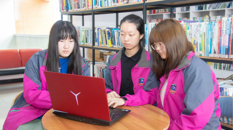 四川新華第十一屆“新華杯”全國職業(yè)技能大賽決賽啟動儀式正式開幕！