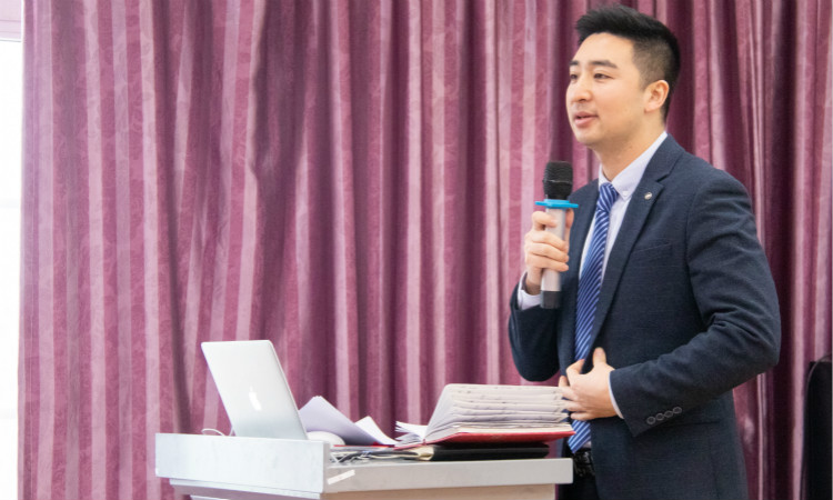 四川新華2021級(jí)預(yù)科班新生見(jiàn)面會(huì)成功舉行