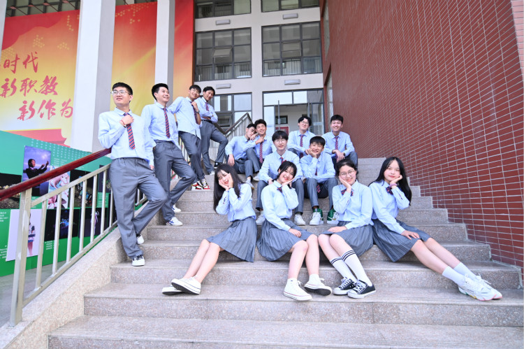 初高中畢業(yè)，應(yīng)該學(xué)什么？去哪里學(xué)？