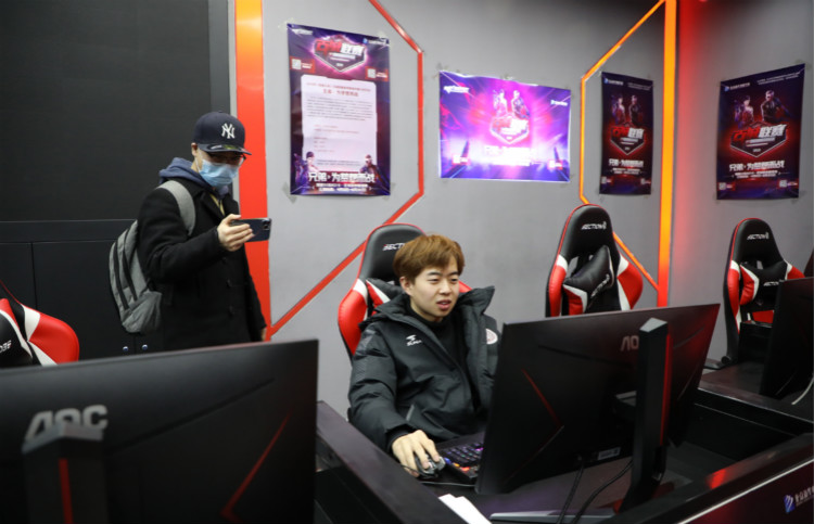 好專業(yè)，“星”推薦，小霍少帶你體驗新華電競新媒體專業(yè)