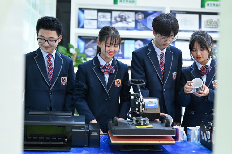 兩會速遞 | 暖心，讓每個孩子都有人生出彩的機會！