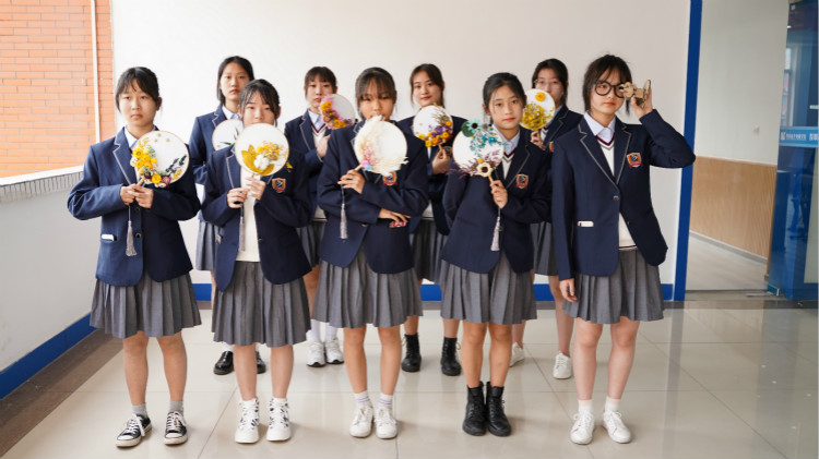 12位學(xué)霸天團(tuán)推薦新華電腦學(xué)校，你不了解一下嗎？