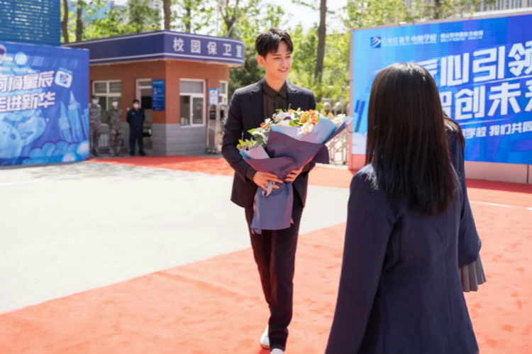 馬可來新華重拾校園生活，青春“競”是精彩！