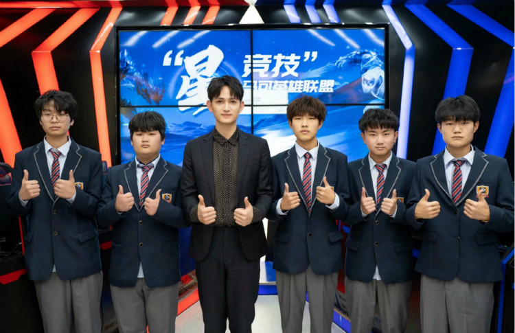 馬可來新華重拾校園生活，青春“競”是精彩！