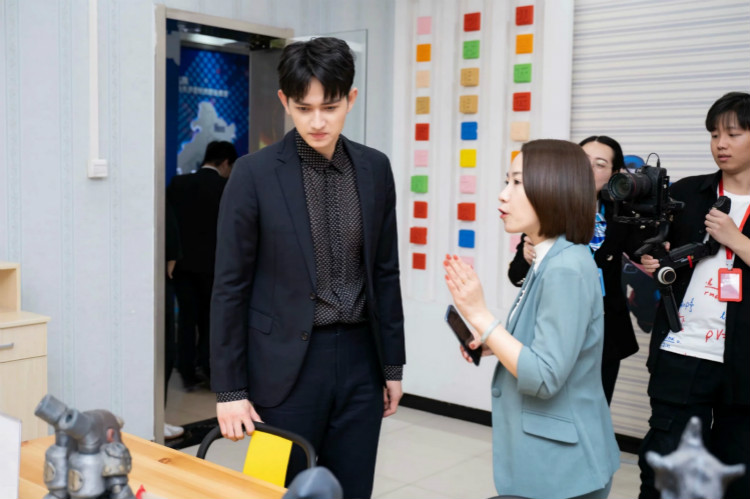 “電”峰對(duì)決 “競(jìng)”彩無(wú)限