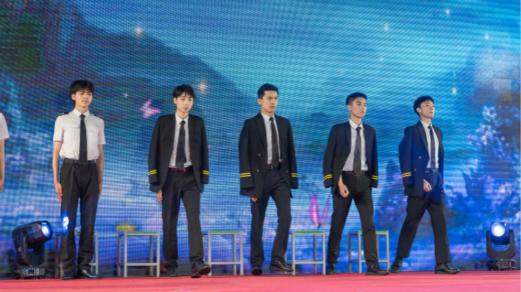 2021四川新華新專業(yè)發(fā)布會(huì)暨“強(qiáng)國(guó)青年·百萬獎(jiǎng)學(xué)金計(jì)劃”完美啟動(dòng)