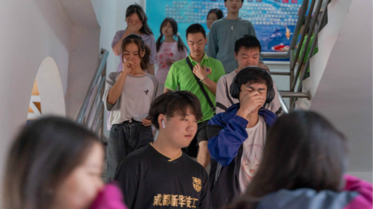 消防演練走進(jìn)四川新華，筑牢安全防火墻