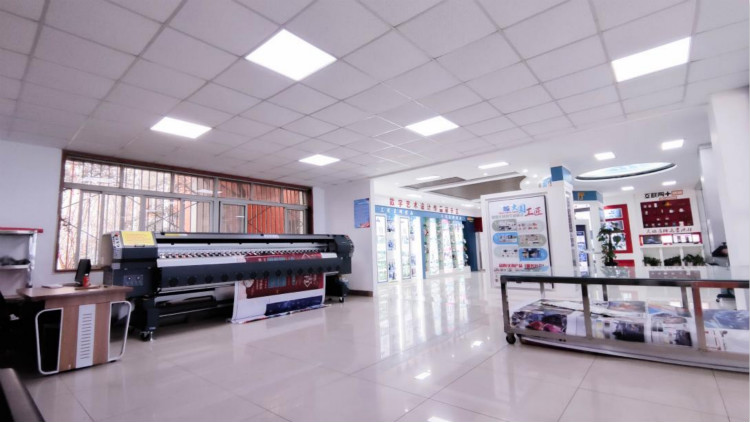 明星進校園丨如果你在新華見到了他請不要驚訝！