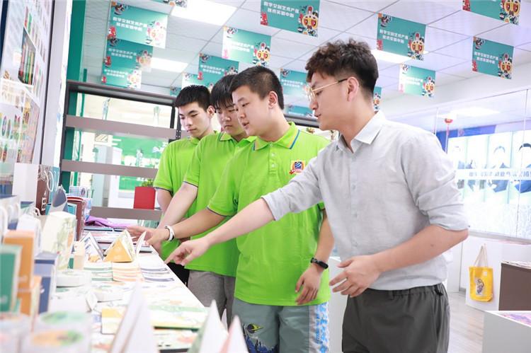 《老師來(lái)了》火熱開(kāi)講--新榜學(xué)院院長(zhǎng)，解析新媒體怎么玩？