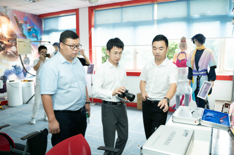 央視頻云端夏令營(yíng)攜手新華電腦，開(kāi)啟動(dòng)漫設(shè)計(jì)小課堂！